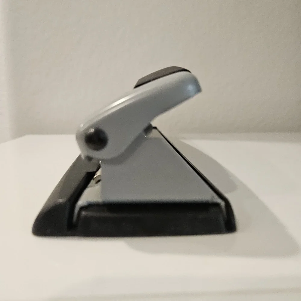 Swingline Acco Brand Heavy Duty Black 3 Hole Punch 74870 Puncher